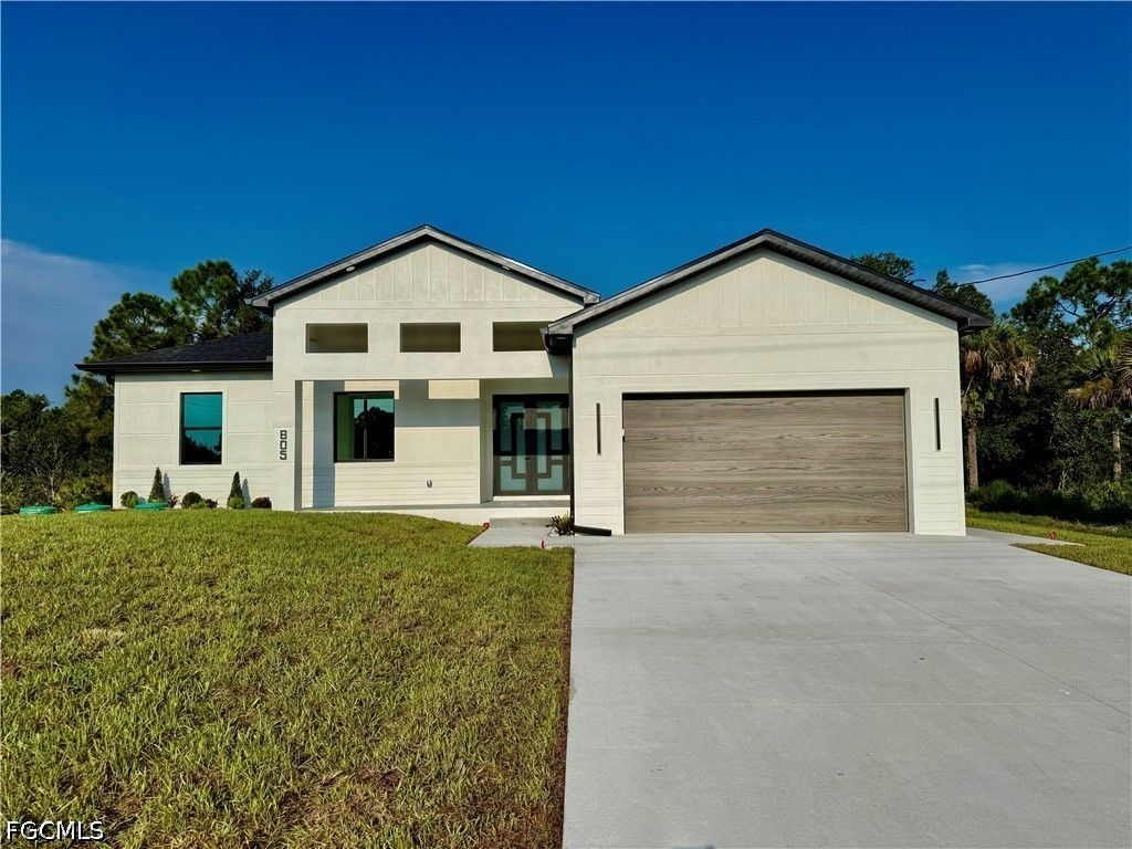 805 Lincoln Ave, LEHIGH ACRES