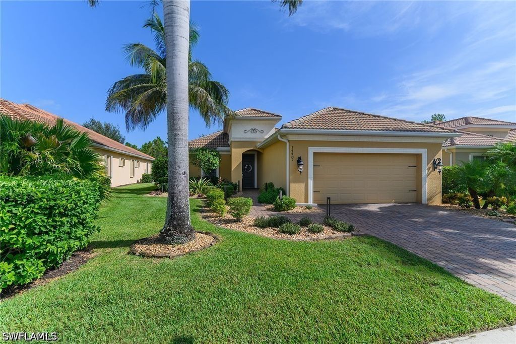14487 Manchester Dr, Naples
