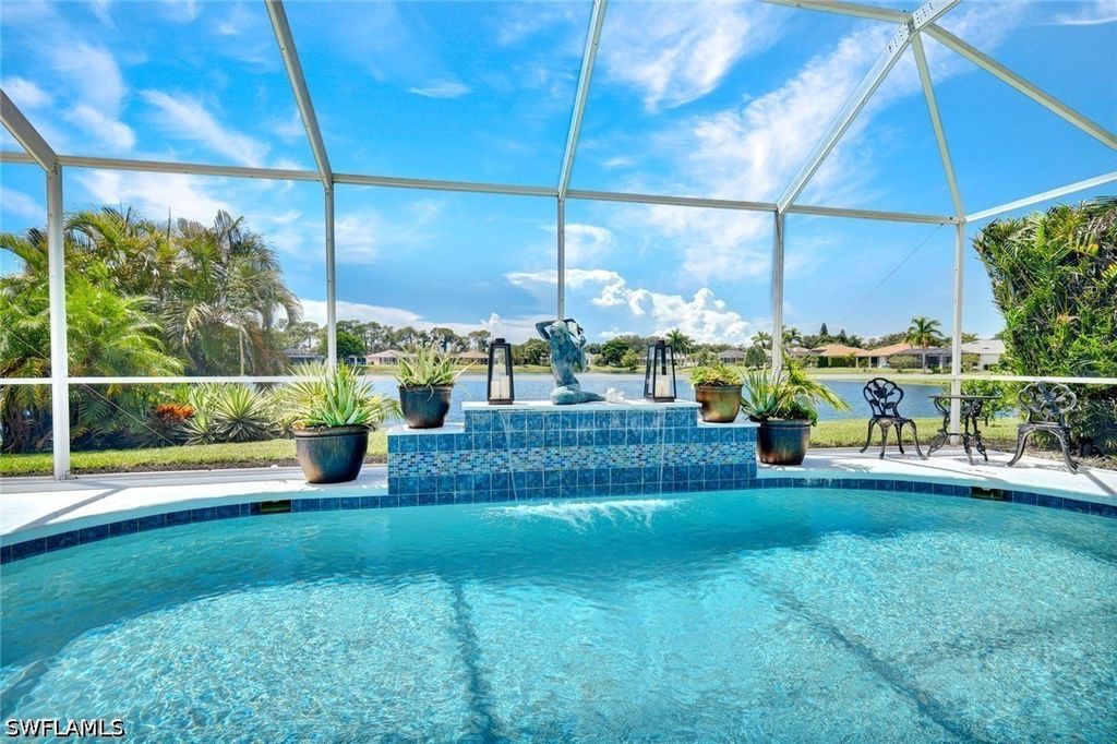 484 Crossfield Cir, Naples