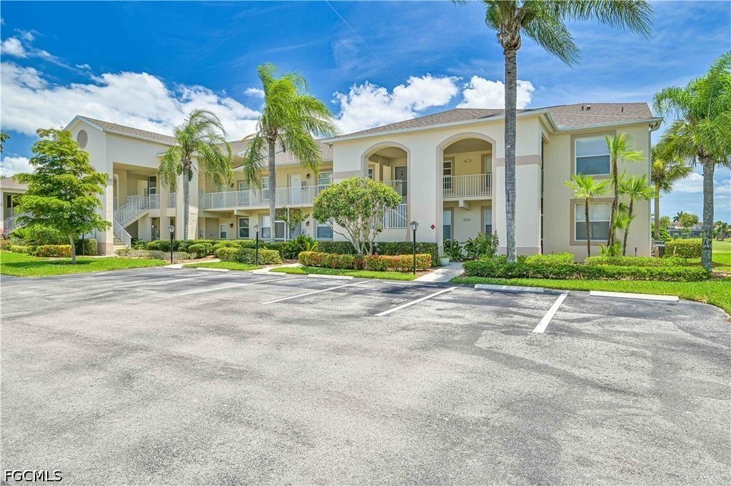 21350 Lancaster Run 1427, Estero