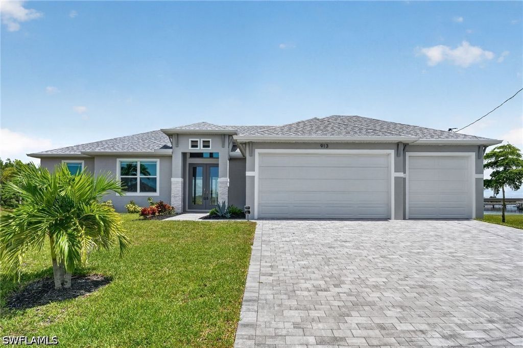 913 Nw 33rd Pl, Cape Coral