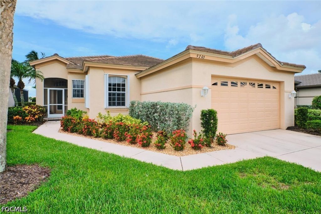 9203 Willowcrest Ct, FORT MYERS