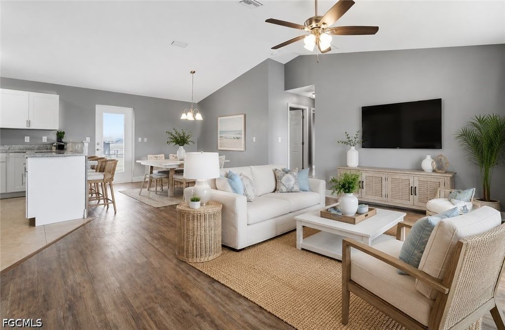 3017 Ne 2nd Ave, Cape Coral
