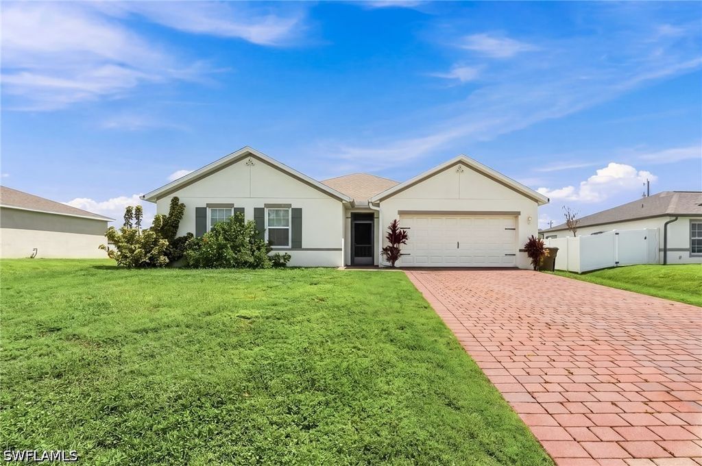 1813 Ne 7th Pl, Cape Coral