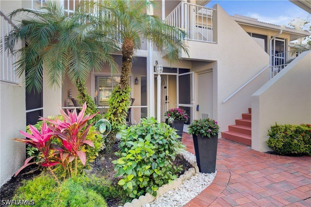 2420 Hidden Lake Dr 5, Naples
