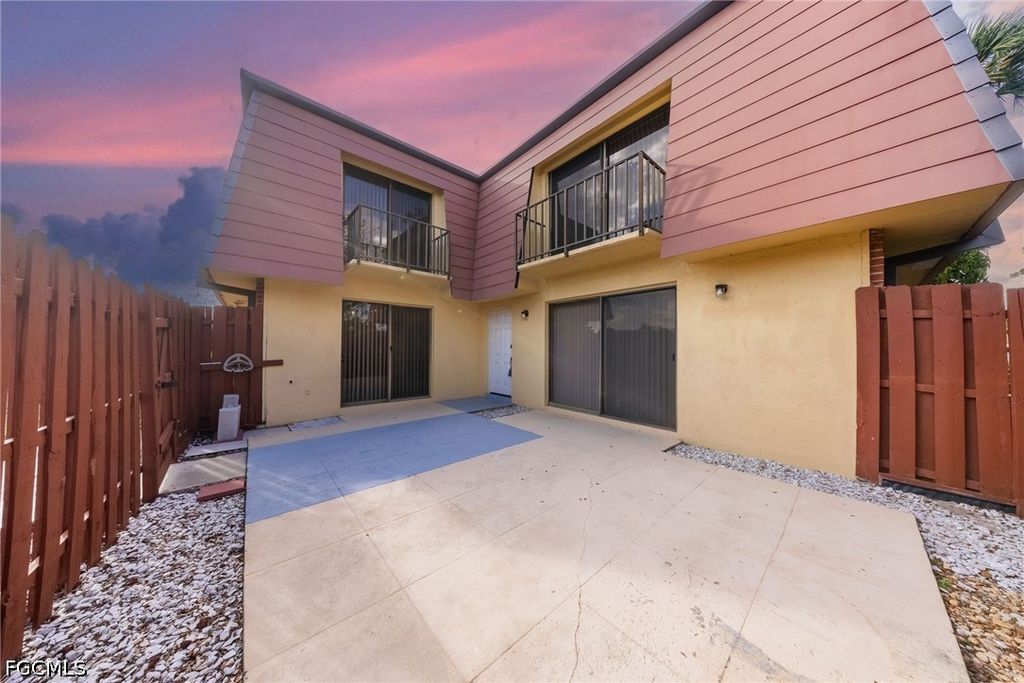 1570 Park Meadows Dr 1, FORT MYERS
