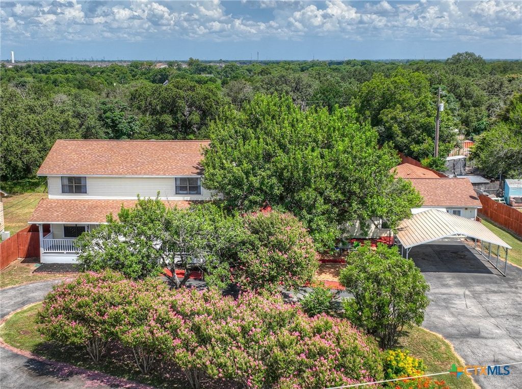 580 E Zipp Road, New Braunfels