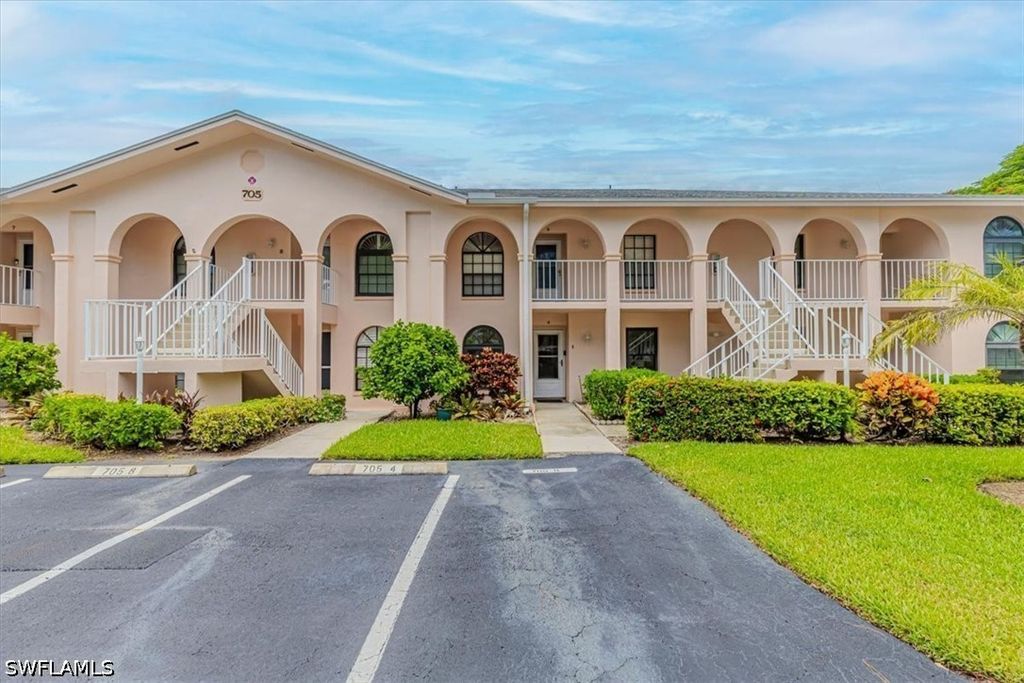705 Augusta Blvd 4, Naples