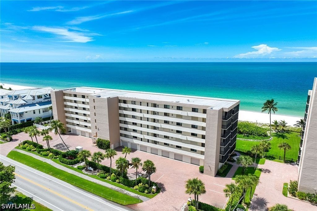 10475 Gulf Shore Dr 114, Naples