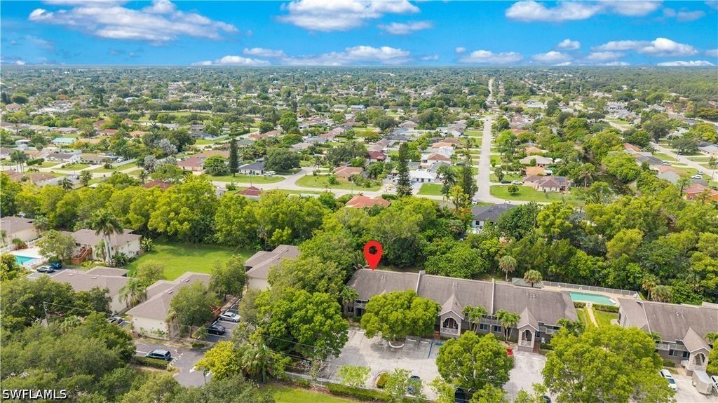 5470 16th Pl Sw 101, Naples