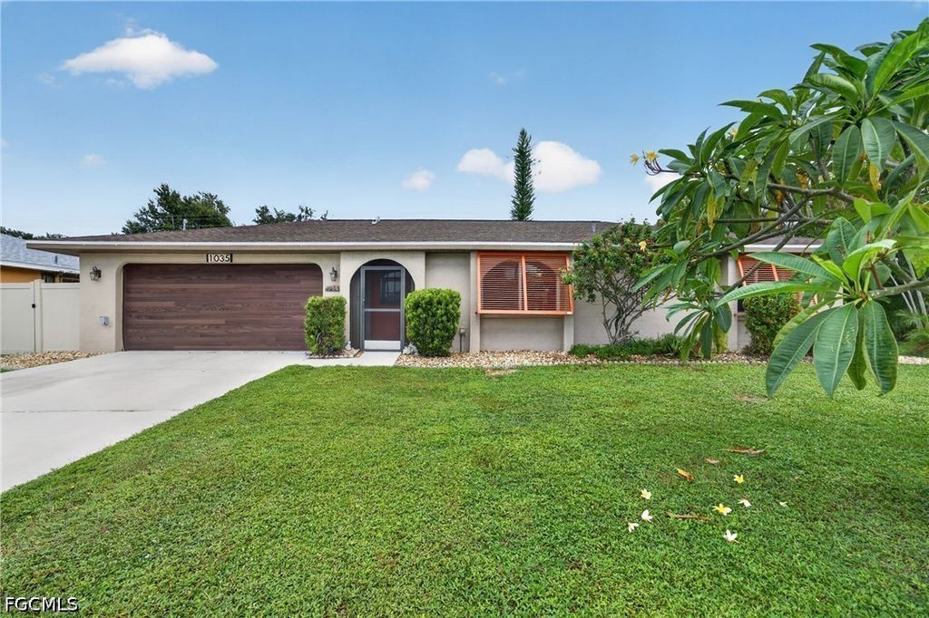 1035 Se 26th Ter, Cape Coral
