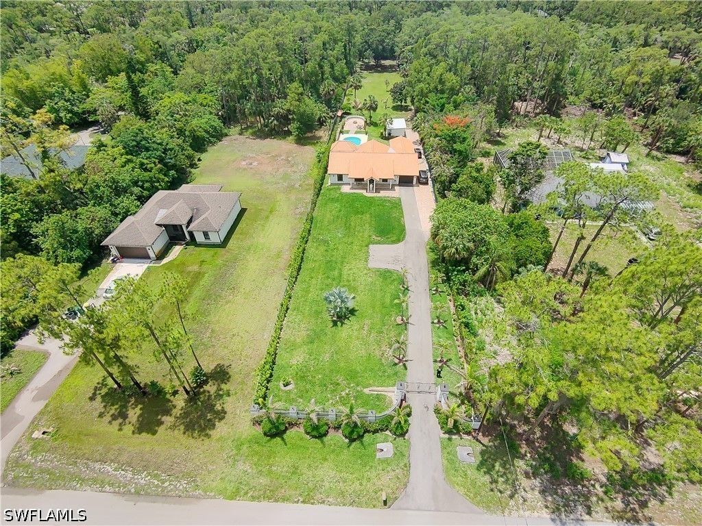 3270 14th Ave Ne, Naples