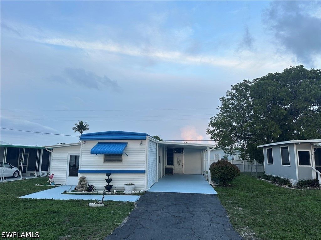 152 Cape Sable Dr, Naples
