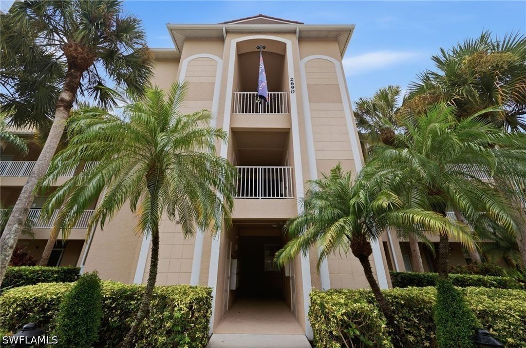 2690 Cypress Trace Cir 3214, Naples