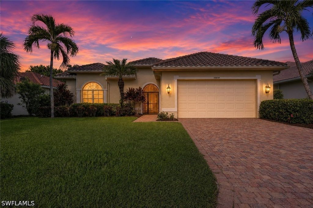 10879 Fieldfair Dr, Naples