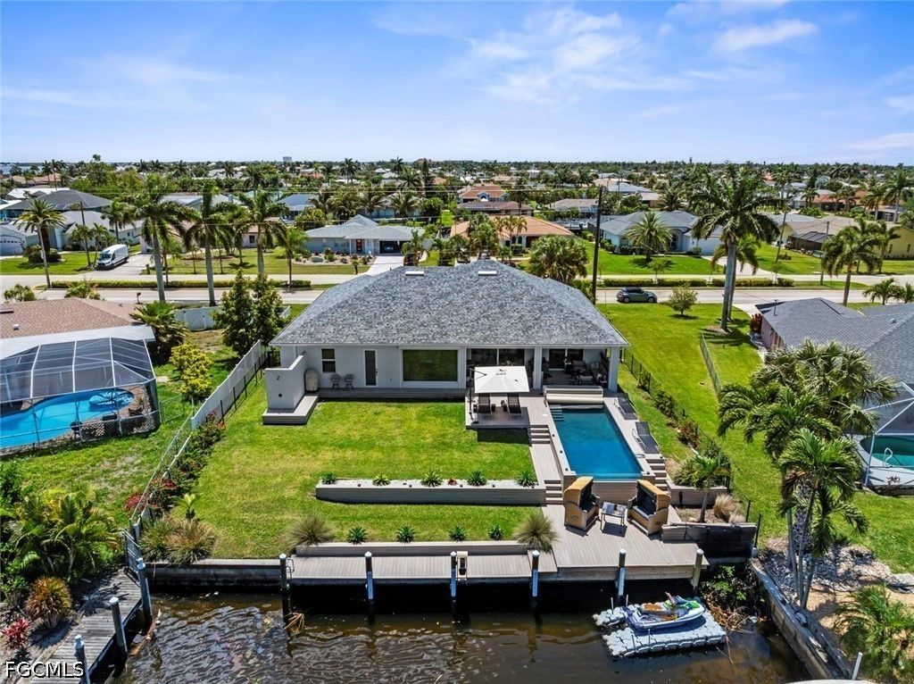 1933 Cornwallis Pkwy, Cape Coral