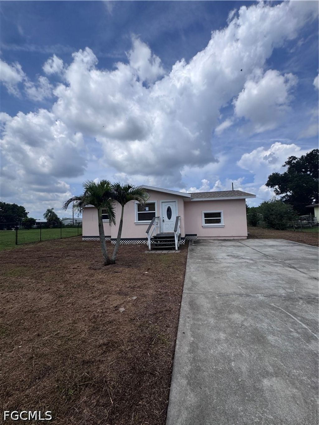 2935 Winona Dr, North Fort Myers