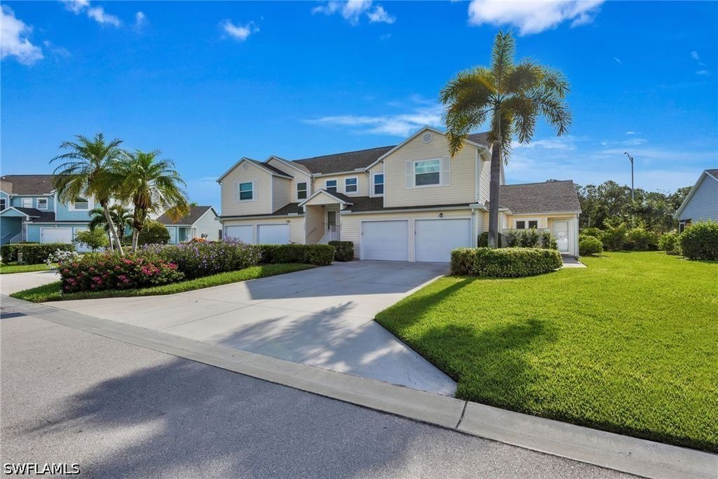 1542 Trafalgar Ln A, NAPLES