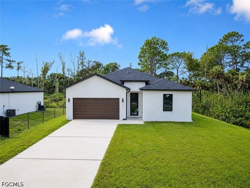 621 Greenbriar Blvd, Lehigh Acres