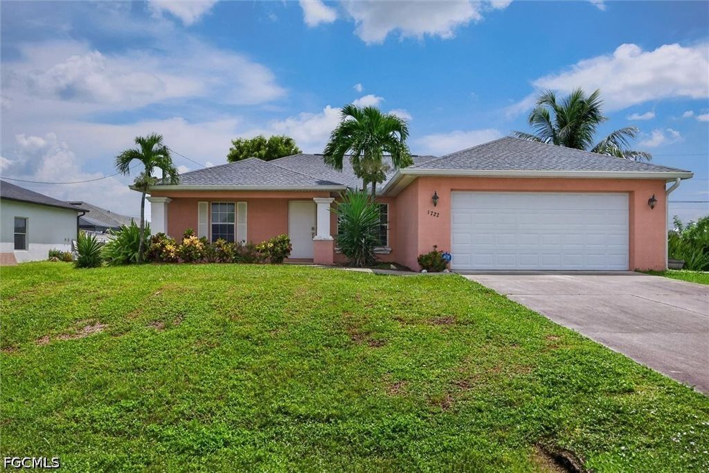 1722 Ne 11th St, Cape Coral