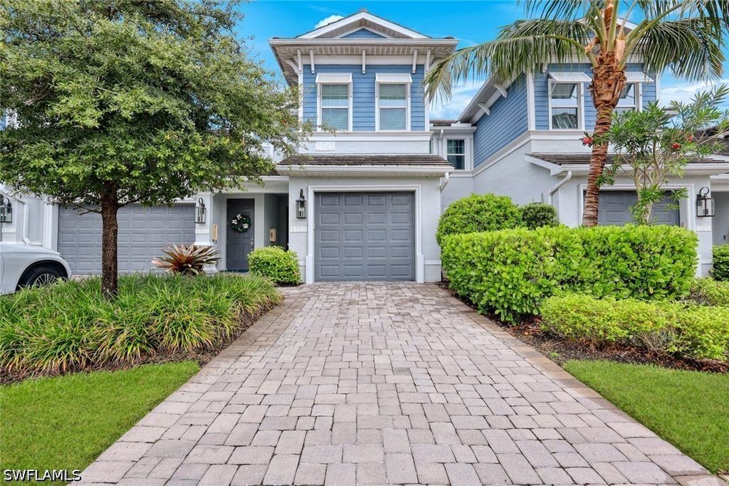 2542 Seychelles Dr 702, Naples
