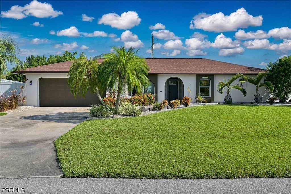 313 Se 3rd St, Cape Coral