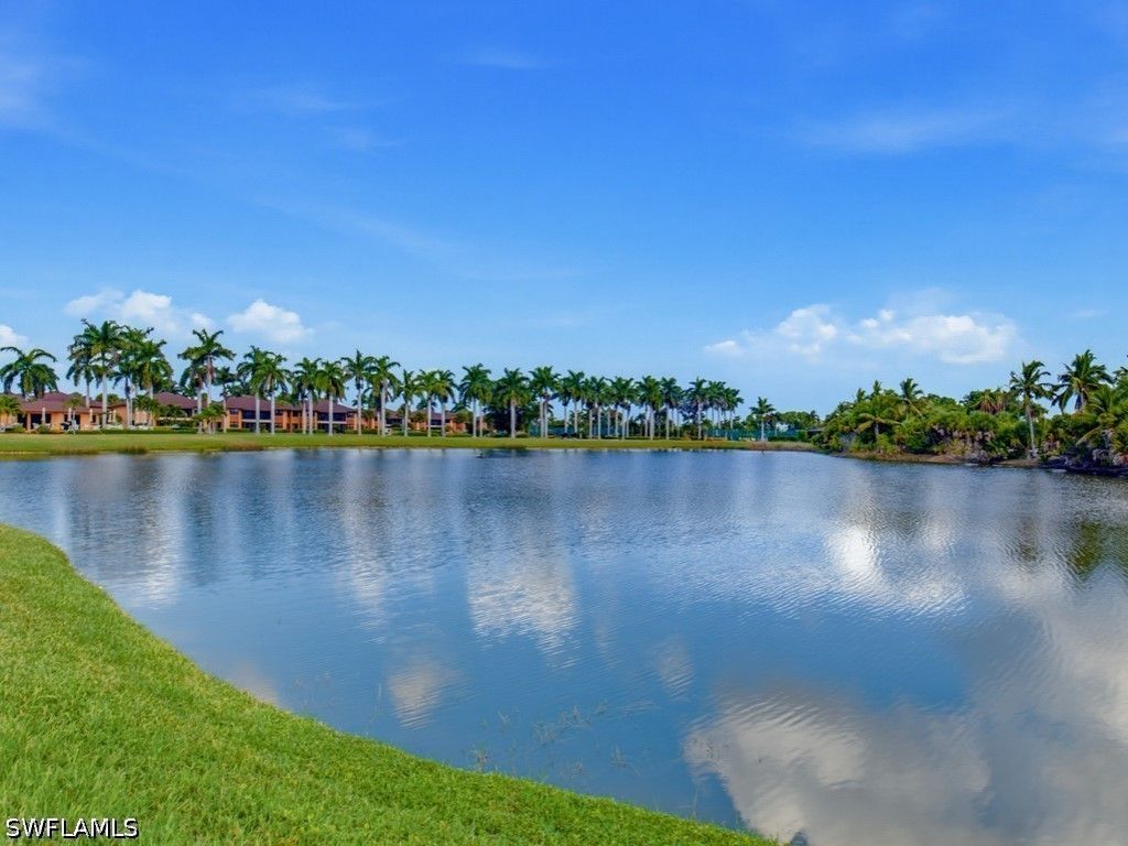 1544 Mainsail Dr 7, Naples