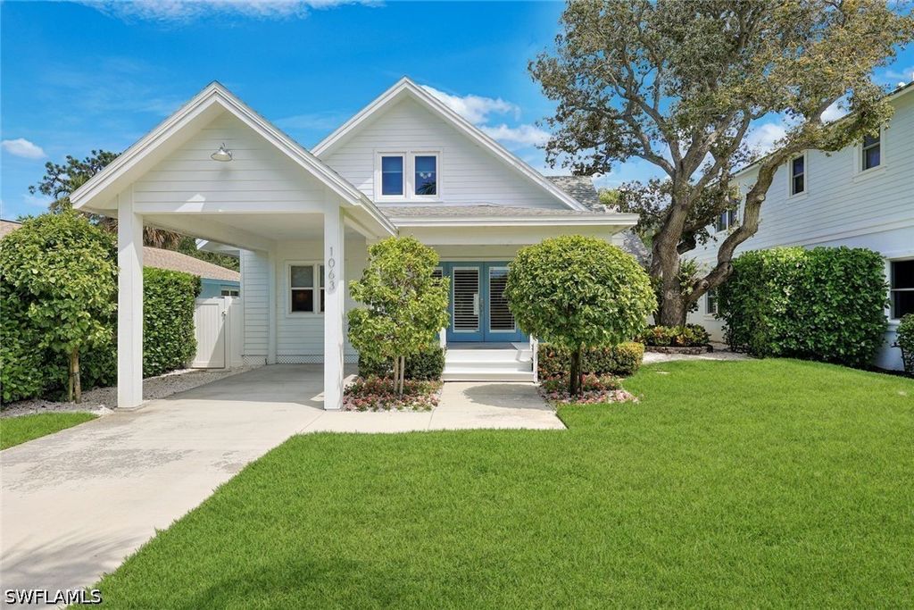 1063 Frank Whiteman Blvd, Naples