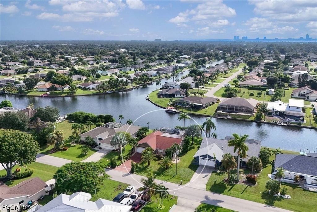 519 Se 20th Ct, CAPE CORAL