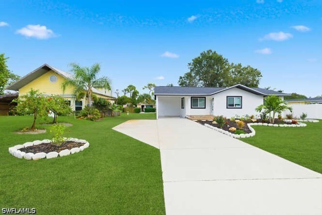 18573 Tulip Rd, Fort Myers