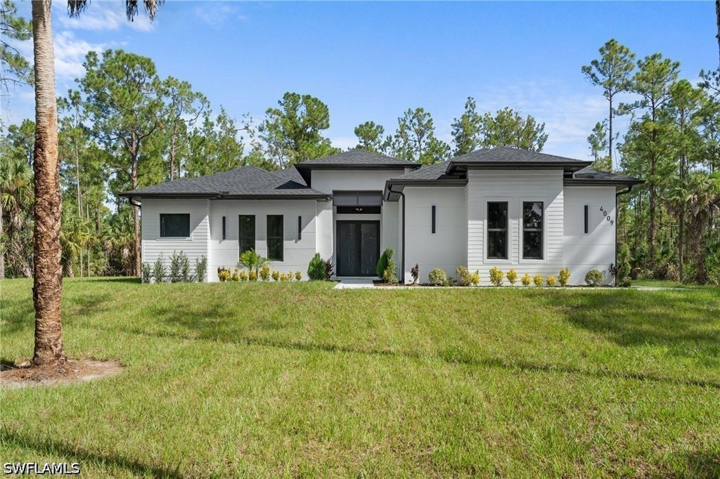 4009 8th Ave Ne, Naples