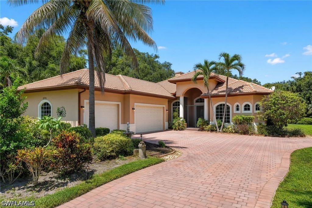 5771 Dogwood Way, Naples