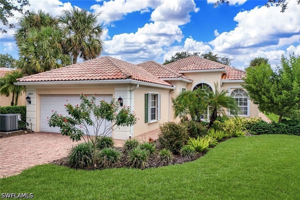 3821 Whidbey Way, NAPLES
