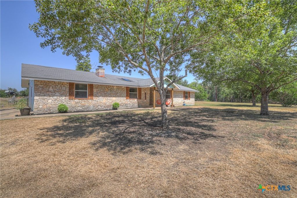 307 Valley Acres Drive, New Braunfels