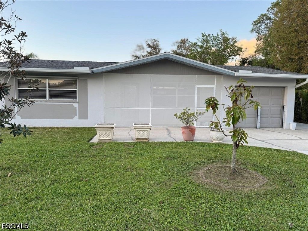 698 Muscogee Dr, NORTH FORT MYERS