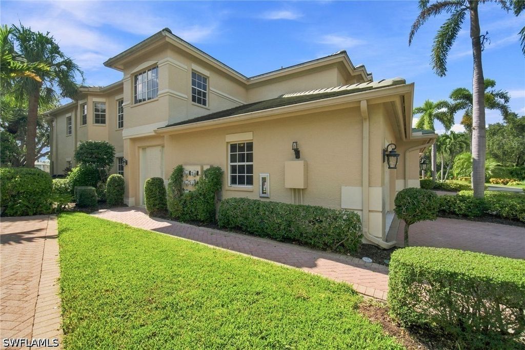 620 Vintage Reserve Ln C, Naples