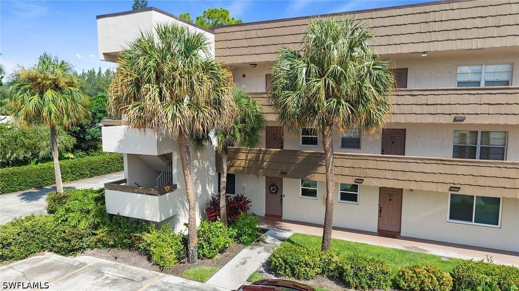 499 Forest Lakes Blvd 201, Naples