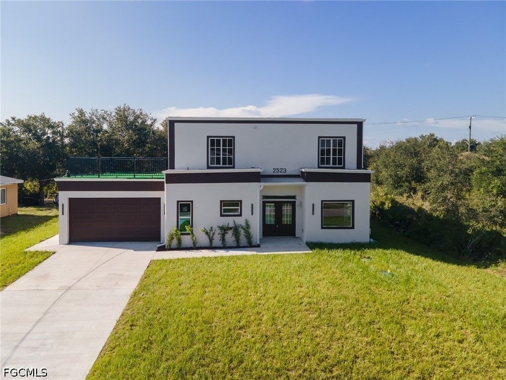 2523 69th St W, Lehigh Acres