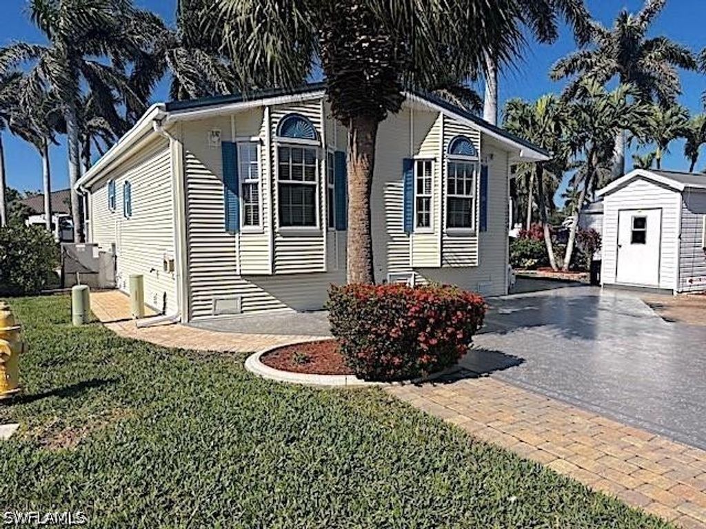 1234 Silver Lakes Blvd, Naples