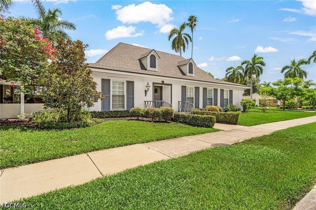 1207 Canterbury Dr, Fort Myers