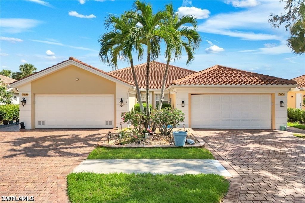 5808 Drummond Way, NAPLES