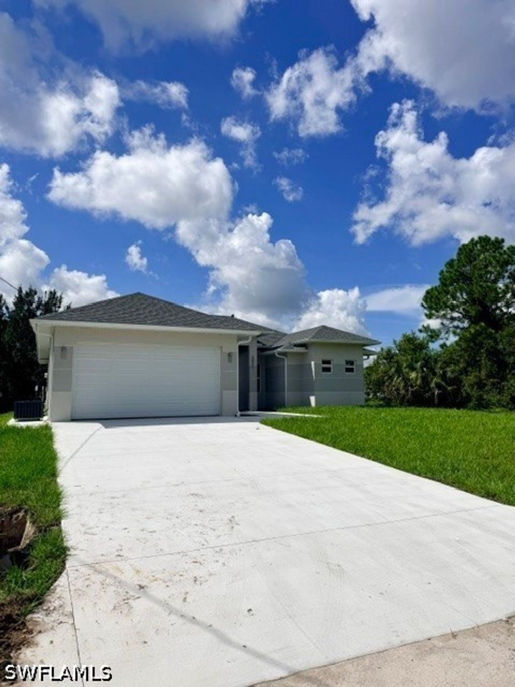 744 Long Distance Ln, Lehigh Acres