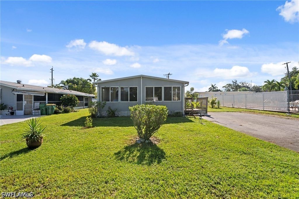 308 Cape Sable Dr, Naples