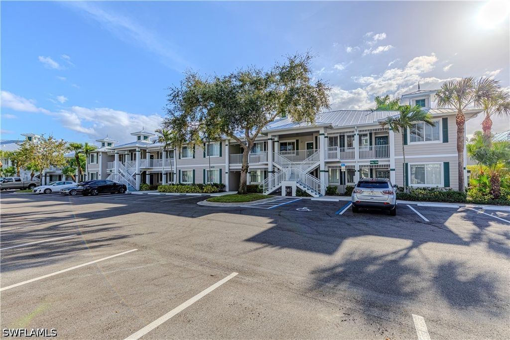 7915 Mahogany Run Ln 1112, Naples