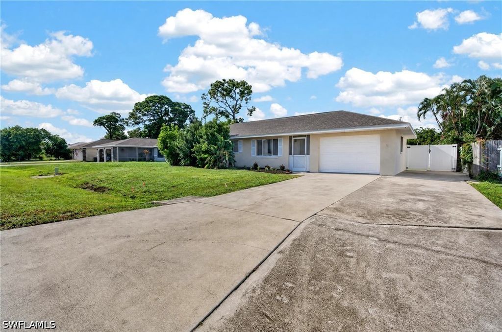 9197 Pomelo Rd E, FORT MYERS