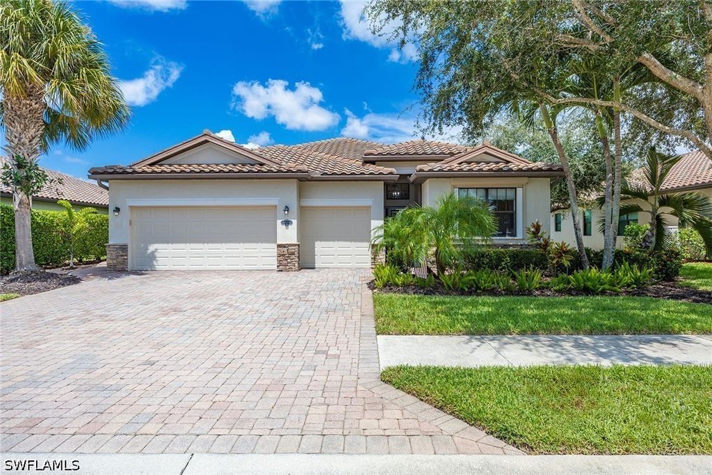 3817 Ruby Way, Naples