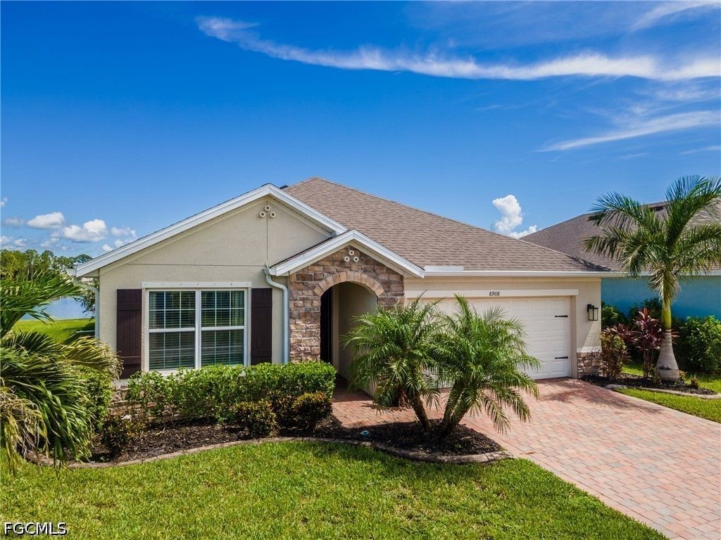 8908 Cascade Price Cir, North Fort Myers