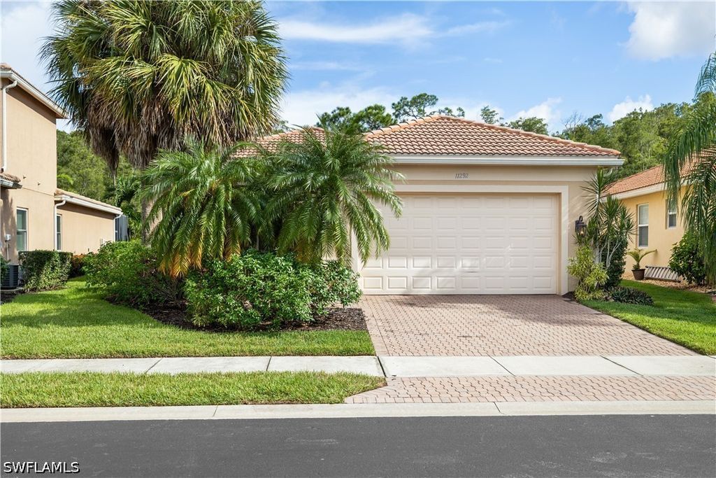 11292 Sparkleberry Dr, Fort Myers