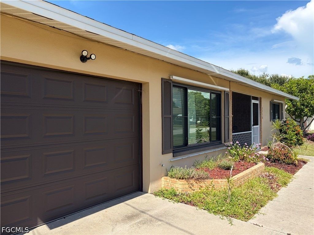 1713 Ne 6th Ter, Cape Coral
