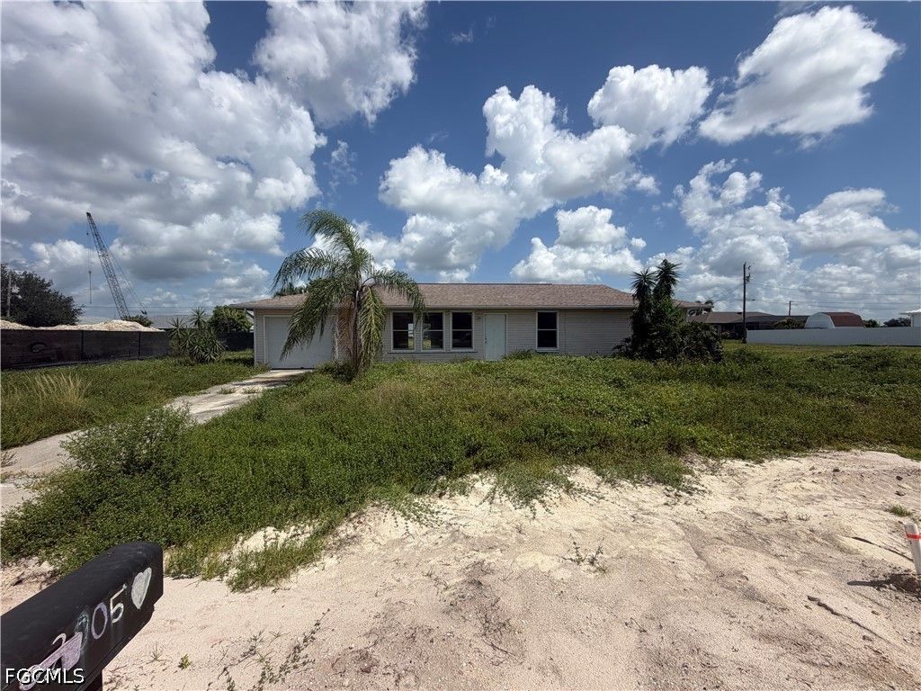 2005 Ne 15th Ter, Cape Coral